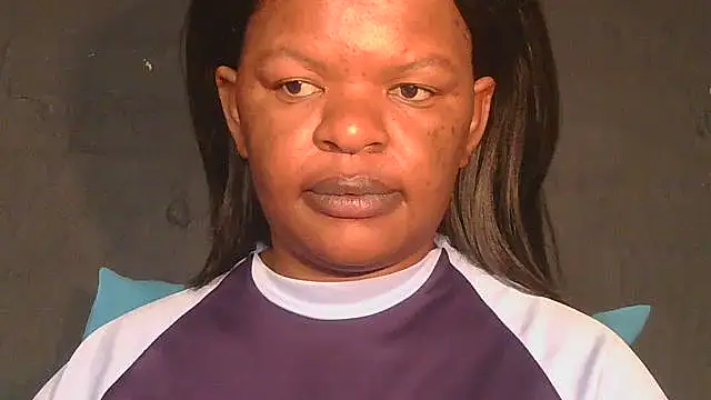 Snapshot of ebony_rose11 chatting on 06/10/26, 01:21 ebony rose11 online show from 06/10/26, 01:21