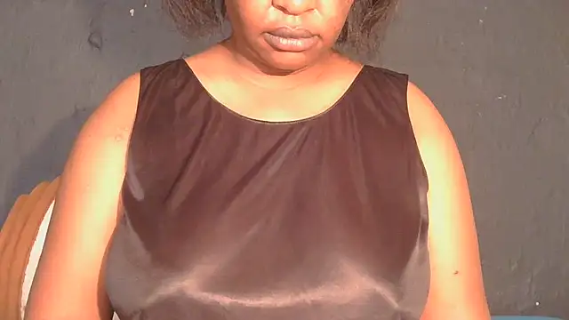 Snapshot of ebony_rose11 chatting on 06/15/26, 06:37 ebony rose11 online show from 06/15/26, 06:37