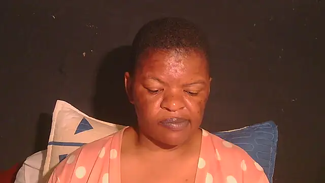 Snapshot of ebony_rose11 chatting on 07/12/26, 06:10 ebony rose11 online show from 07/12/26, 06:10