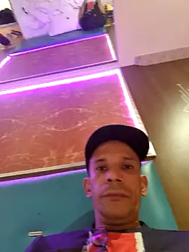 karlossan24 online show from 02/14/26, 09:11