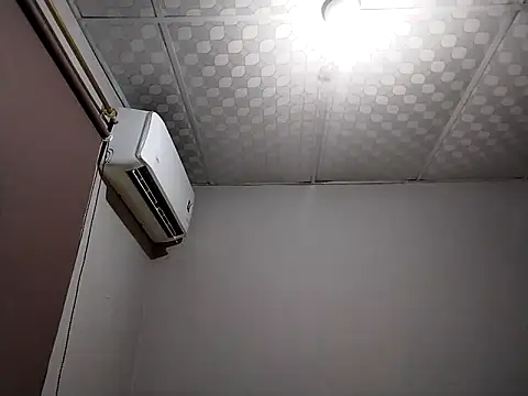 karlossan24 online show from 04/18/26, 08:09