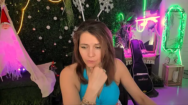 NicoleHitman online show from 12/21/25, 09:16