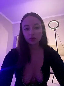 Snapshot of AlisaQSky chatting on 10/12/25, 05:45 AlisaQSky online show from 10/12/25, 05:45