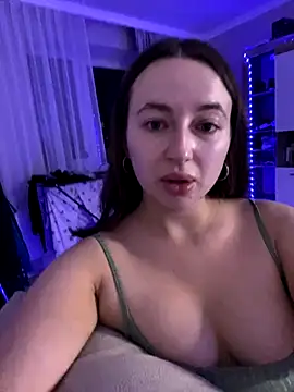 Snapshot of AlisaQSky chatting on 10/14/25, 08:20 AlisaQSky online show from 10/14/25, 08:20