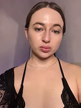 Snapshot of AlisaQSky chatting on 10/27/25, 09:30 AlisaQSky online show from 10/27/25, 09:30