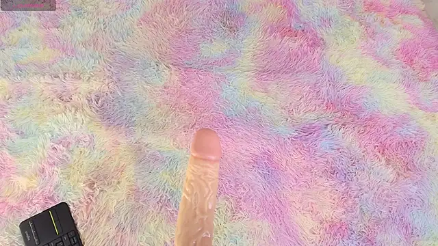 Snapshot of Vivi_luv chatting on 03/08/25, 06:21 Vivi luv online show from 03/08/25, 06:21