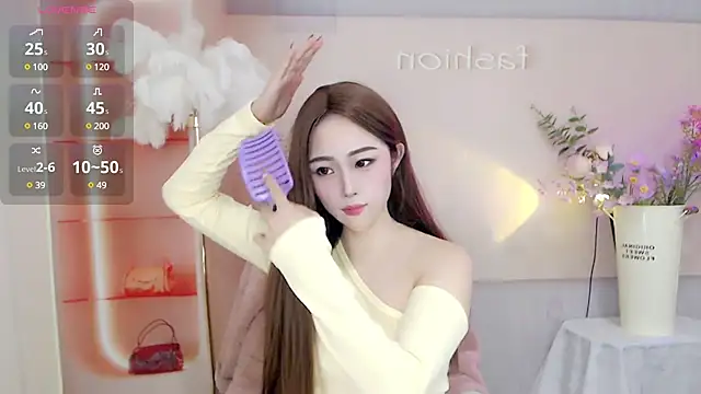 Snapshot of October_10 chatting on 03/08/25, 05:07 October 10 online show from 03/08/25, 05:07