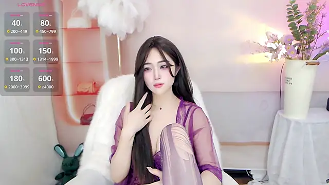 Snapshot of October_10 chatting on 03/23/25, 08:26 October 10 online show from 03/23/25, 08:26