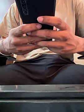 Snapshot of RightFielder chatting on 11/07/25, 09:42 RightFielder online show from 11/07/25, 09:42