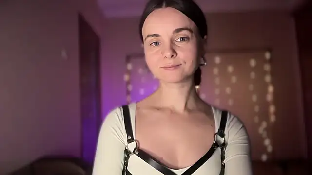 lanaloulou online show from 09/11/25, 10:54