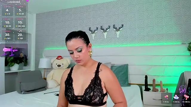 LeilaHiuston online show from 02/11/26, 08:47