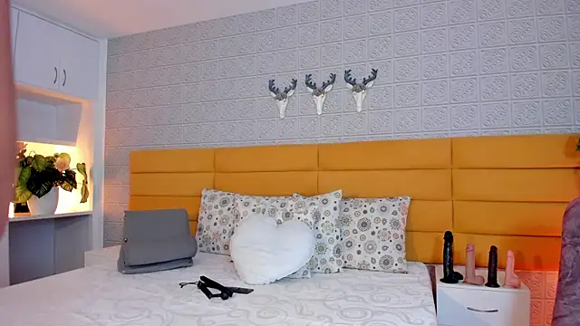 LeilaHiuston online show from 03/23/26, 07:40