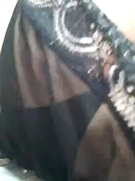 Snapshot of Sandra42 chatting on 10/30/25, 02:40 Sandra42 online show from 10/30/25, 02:40