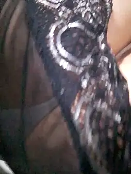 Snapshot of Sandra42 chatting on 11/19/25, 09:53 Sandra42 online show from 11/19/25, 09:53