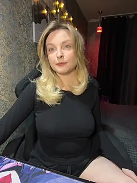 Snapshot of Lina_ly chatting on 10/16/25, 09:16 Lina ly online show from 10/16/25, 09:16