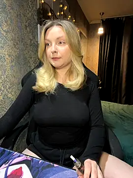 Snapshot of Lina_ly chatting on 10/30/25, 09:04 Lina ly online show from 10/30/25, 09:04