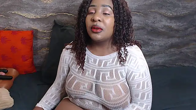 Snapshot of SexcCoCoxxxx chatting on 06/20/26, 02:14 SexcCoCoxxxx online show from 06/20/26, 02:14