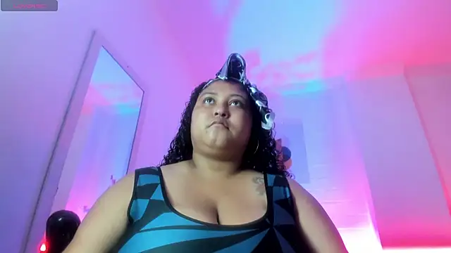 Ayliinn  online show from 04/07/26, 01:06