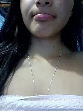 Snapshot of Valen_Person chatting on 10/27/25, 10:25 Valen Person online show from 10/27/25, 10:25