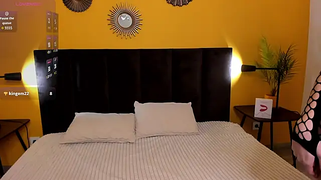 Snapshot of Jessie_Curlyy chatting on 11/18/25, 01:44 Jessie Curlyy online show from 11/18/25, 01:44