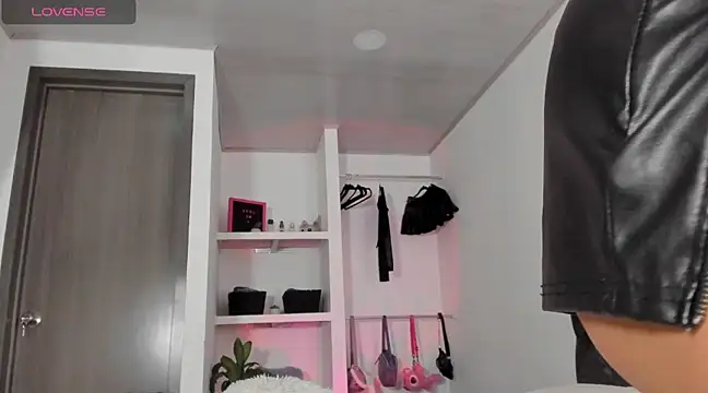 julietaa online show from 03/05/25, 03:18