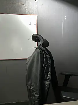 Isabella Varella online show from 02/19/26, 12:45