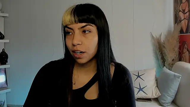 Saraa Desiree online show from 09/10/25, 12:49