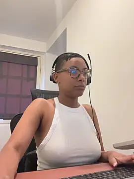 Melia Rayne online show from 05/06/26, 09:36