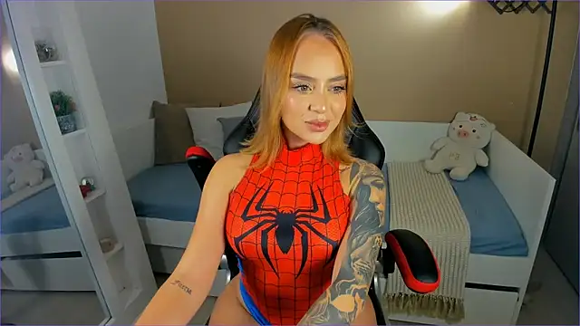 ValentinaMilann online show from 10/05/25, 12:31