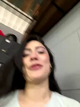 isabella winkler online show from 12/20/25, 04:14