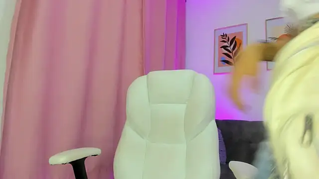 gaaby foxx online show from 04/16/26, 08:09