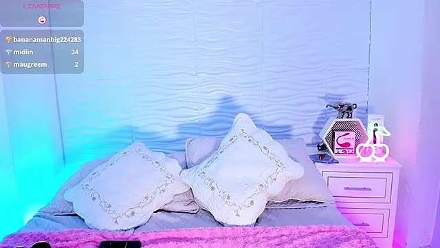 Snapshot of SarahLynn7 chatting on 03/09/25, 11:35 SarahLynn7 online show from 03/09/25, 11:35