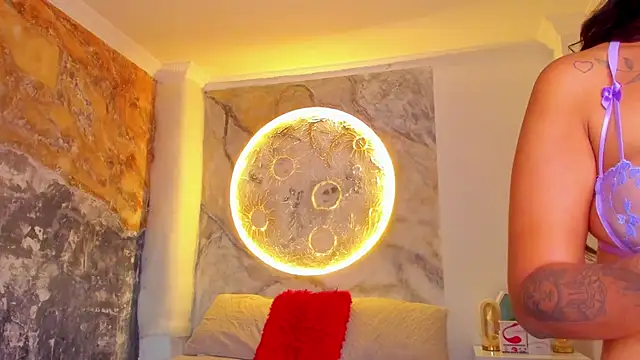 Snapshot of SarahLynn7 chatting on 03/11/25, 09:04 SarahLynn7 online show from 03/11/25, 09:04