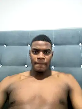 Snapshot of Dominic_Scott chatting on 12/19/25, 03:02 Dominic Scott online show from 12/19/25, 03:02