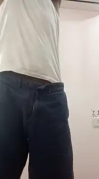 Snapshot of Tn_localboy69 chatting on 03/15/25, 02:14 Tn localboy69 online show from 03/15/25, 02:14