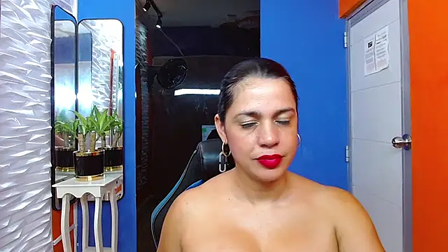 tatiana lc online show from 03/11/25, 06:43