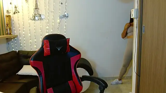 tatiana lc online show from 12/14/25, 04:07