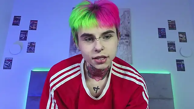 Snapshot of Alex_Vallley chatting on 10/19/25, 10:54 Alex Vallley online show from 10/19/25, 10:54