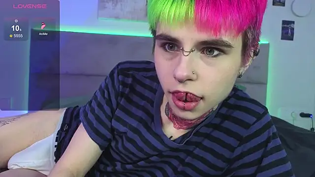 Snapshot of Alex_Vallley chatting on 10/30/25, 11:05 Alex Vallley online show from 10/30/25, 11:05