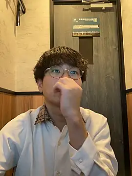 waka3232 online show from 10/04/25, 01:47