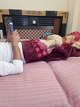 Cute-Zarina online show from 12/13/25, 07:53