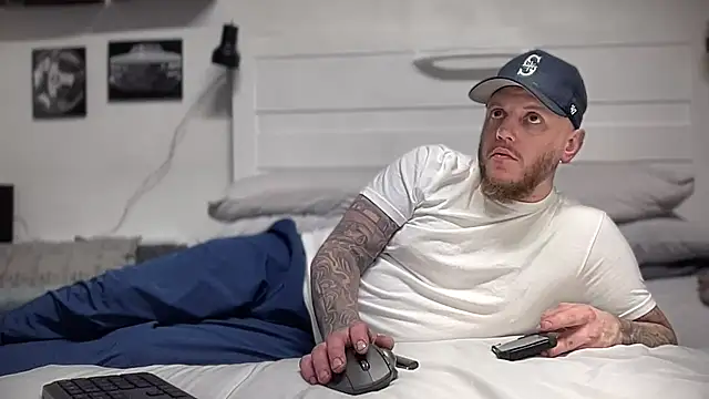 Snapshot of Thegreatwhitepipe chatting on 12/15/25, 09:46 Thegreatwhitepipe online show from 12/15/25, 09:46