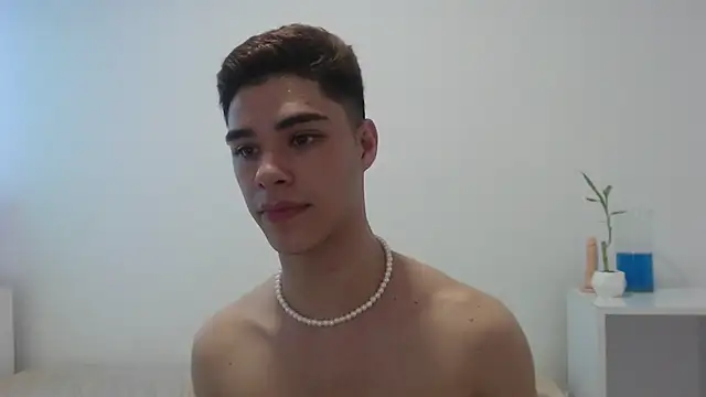 Snapshot of juanes_puthee chatting on 03/21/25, 09:56 juanes puthee online show from 03/21/25, 09:56