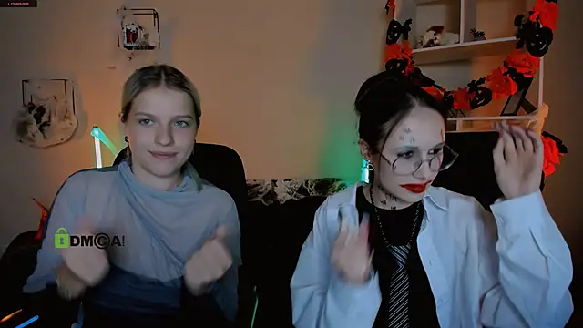 Snapshot of mona_cloud chatting on 10/20/25, 07:14 mona cloud online show from 10/20/25, 07:14