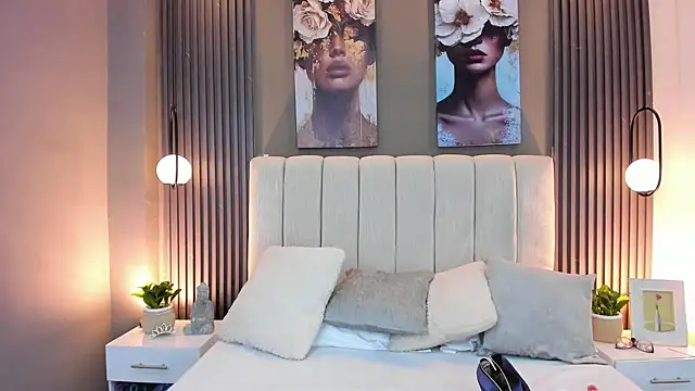 Snapshot of GiannaColling1 chatting on 10/26/25, 02:56 GiannaColling1 online show from 10/26/25, 02:56