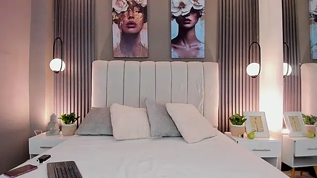 Snapshot of GiannaColling1 chatting on 11/12/25, 08:08 GiannaColling1 online show from 11/12/25, 08:08