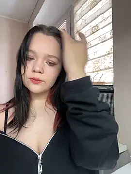 Snapshot of Viella_Rosewood chatting on 03/17/25, 11:53 Viella Rosewood online show from 03/17/25, 11:53