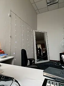 Juicy PeachLux online show from 09/10/25, 05:40