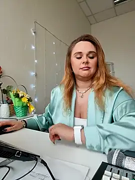 Juicy PeachLux online show from 09/25/25, 07:56