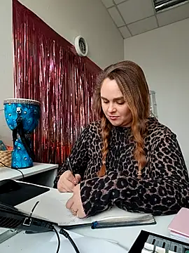 Juicy PeachLux online show from 11/27/25, 06:48